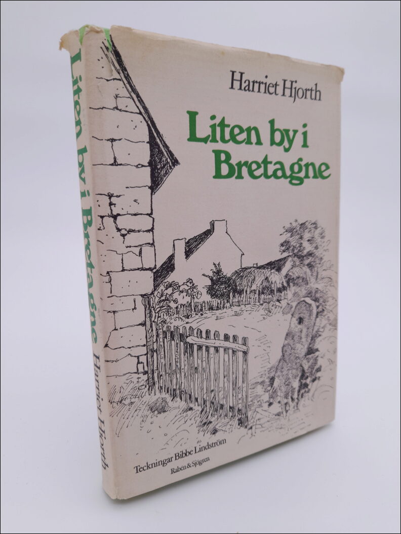 Hjorth, Harriet | Liten by i Bretagne