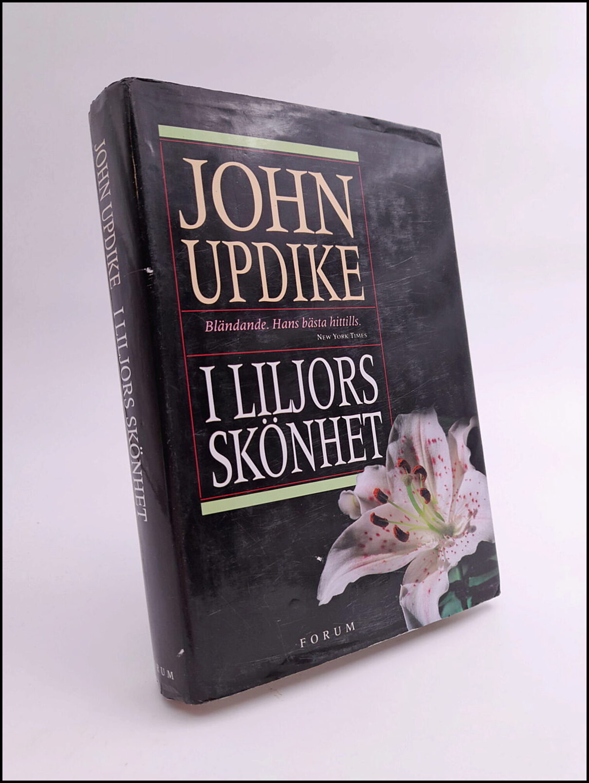 Updike, John | I liljors skönhet