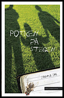 Søe, Synnøve | Pojken på stegen