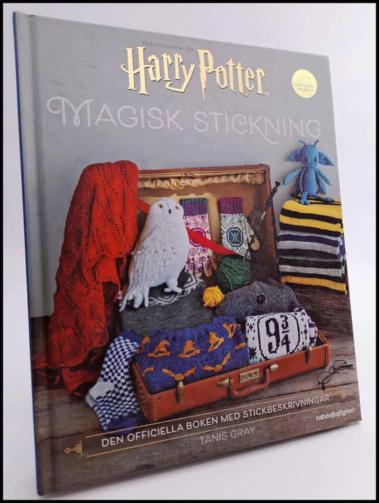 Gray, Tanis | Magisk stickning : Från filmerna om Harry Potter : den officiella boken med stickbeskrivningar