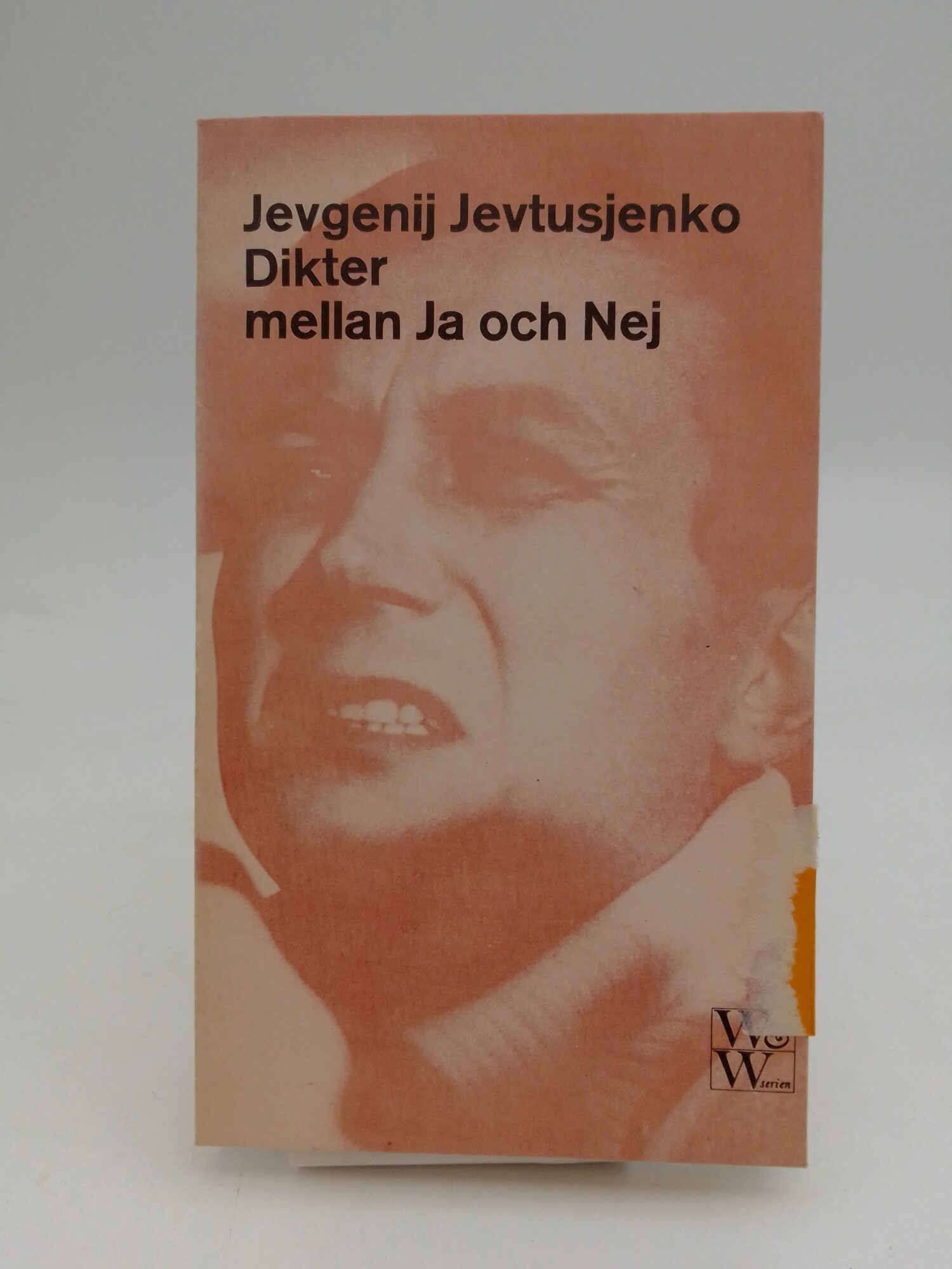 Jevtusjenko, Jevgenij | Dikter mellan Ja och Nej