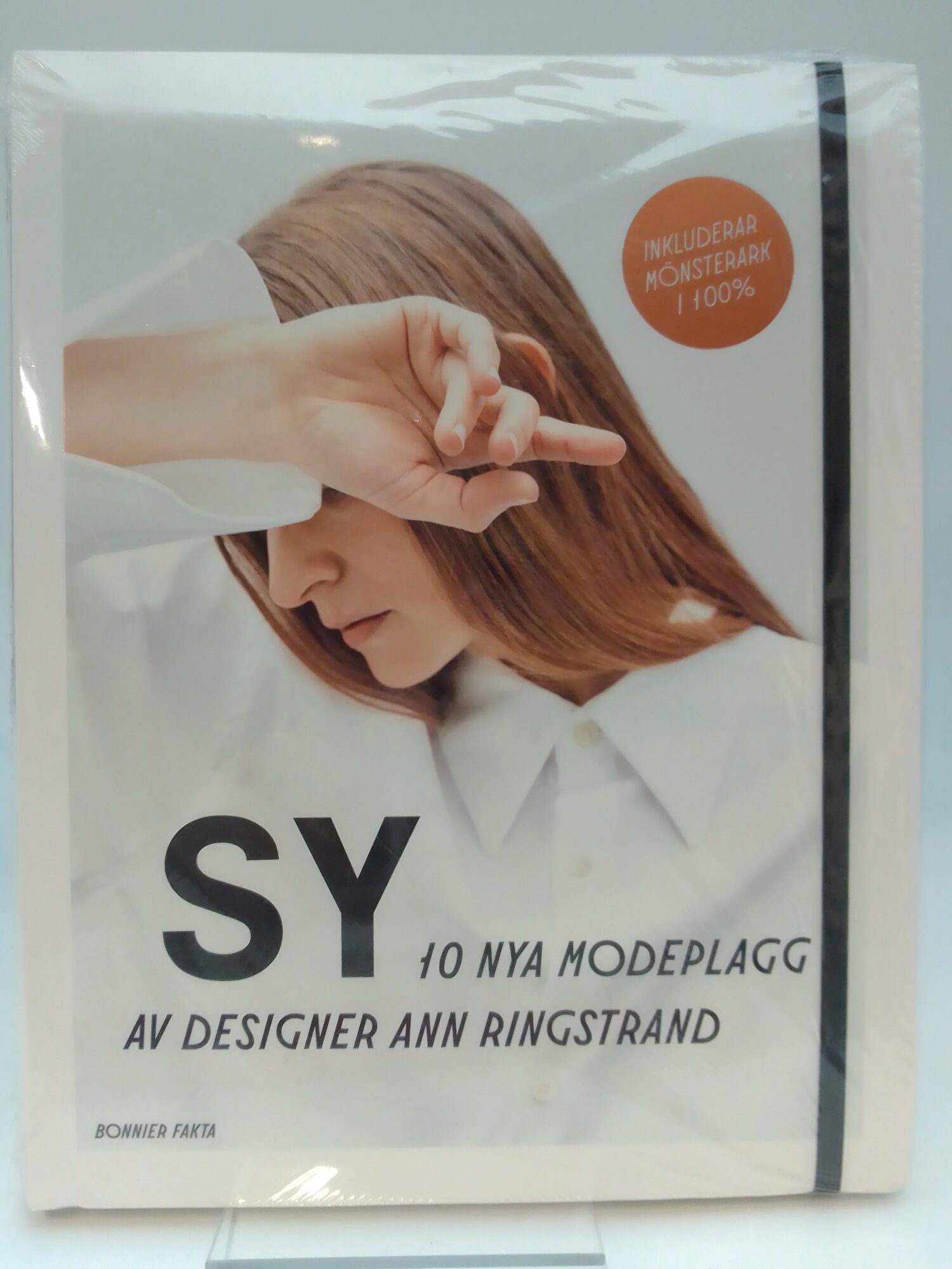 Ringstrand, Ann | Sy : 10 nya modeplagg av designer Ann Ringstrand