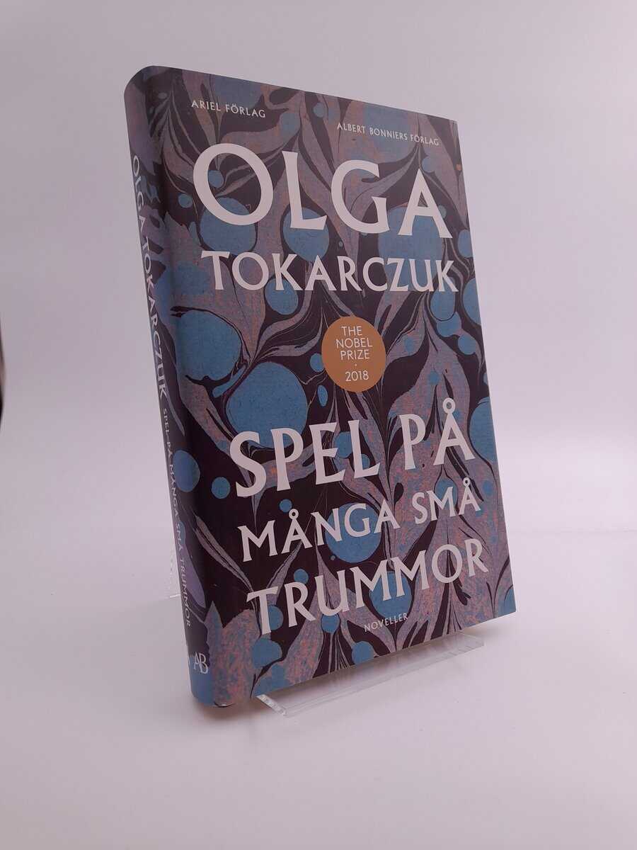 Tokarczuk, Olga | Spel på många små trummor