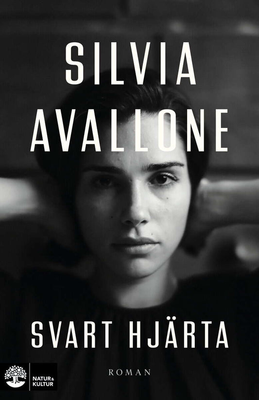 Avallone, Silvia | Svart hjärta : Value, object or array expected.* Line 1, Column 2  Extra non-whitespace after JSON va...